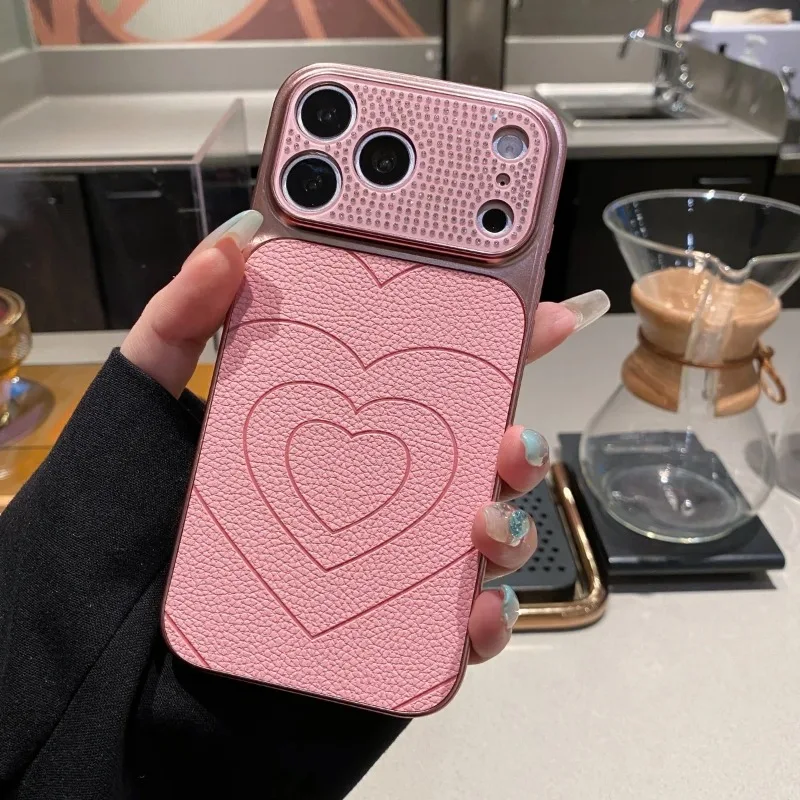Capa Protetora Para Celular Com Câmera Cravejada De Strass Brilhantes (iphone 17 Pro Rosa), Textura De Couro.