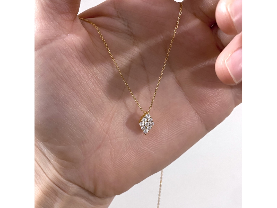 Colar em Prata de Lei 925 com Nove Diamantes Brilhantes em Formato de Diamante e Cravação de Zircônias Versáteis. MDUG