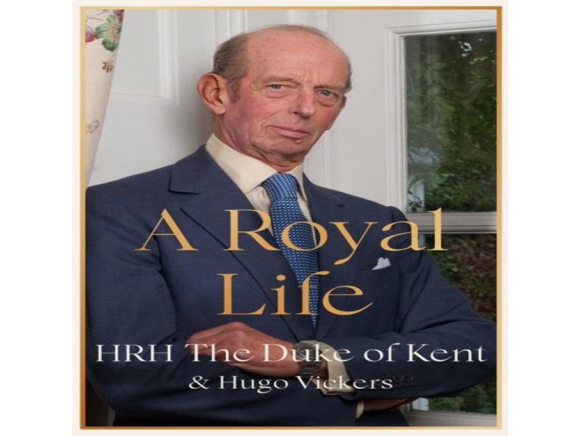 Livro Royal Life de Hugo Vickers (Inglês)
