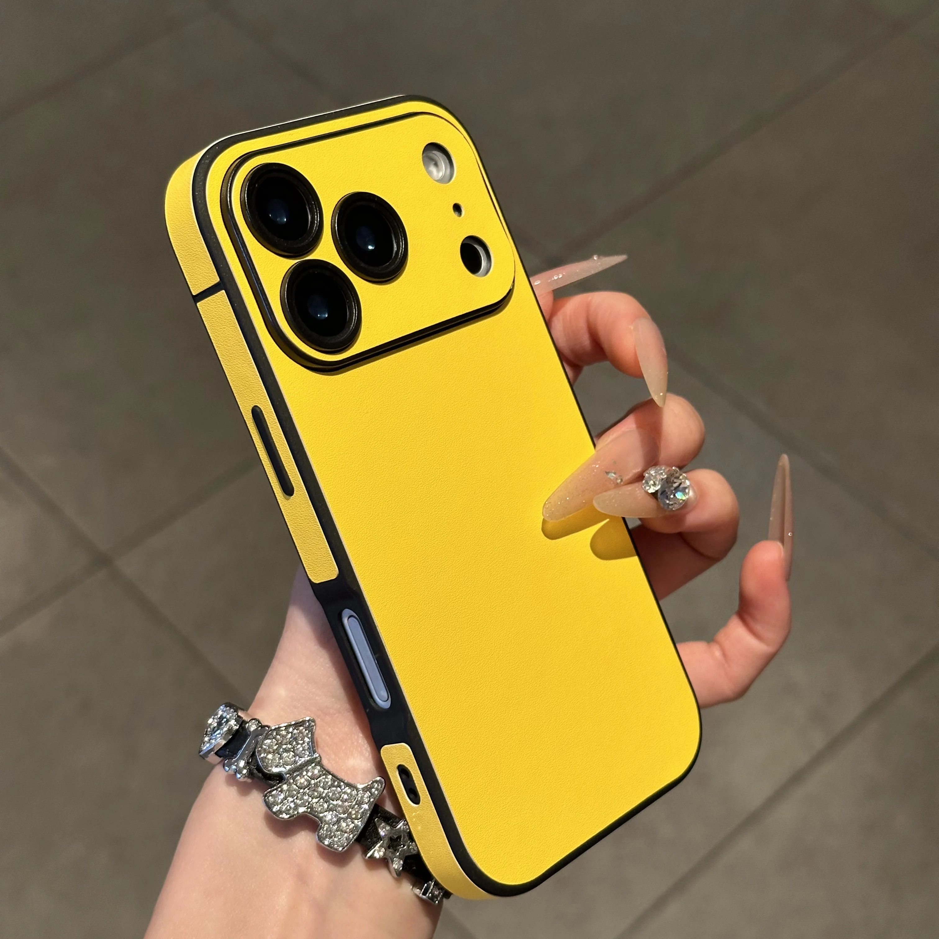 Capa De Celular Em Couro Resistente Com Moldura De Silicone Macio (iphone 16 Plus Amarelo).