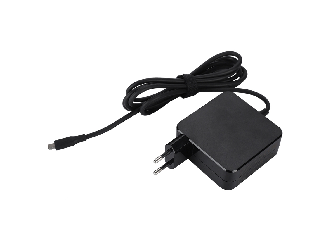 Carregador De Laptop Fornece Potência De 65w E É Compatível Com Interface Type-c