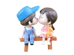 Casais Beijando Em Bancada Com Plantas Verdes Figurinas