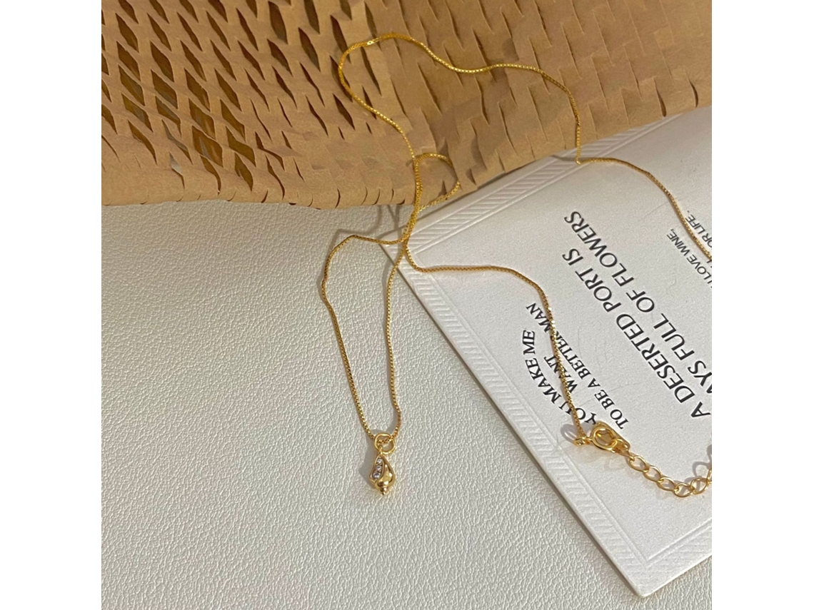 Colar com Pingente de Concha em Prata de Lei 925 com Diamantes Brilhantes, Modelo Ocean Sound, Pequeno, Requintado e Elegante. MDUG