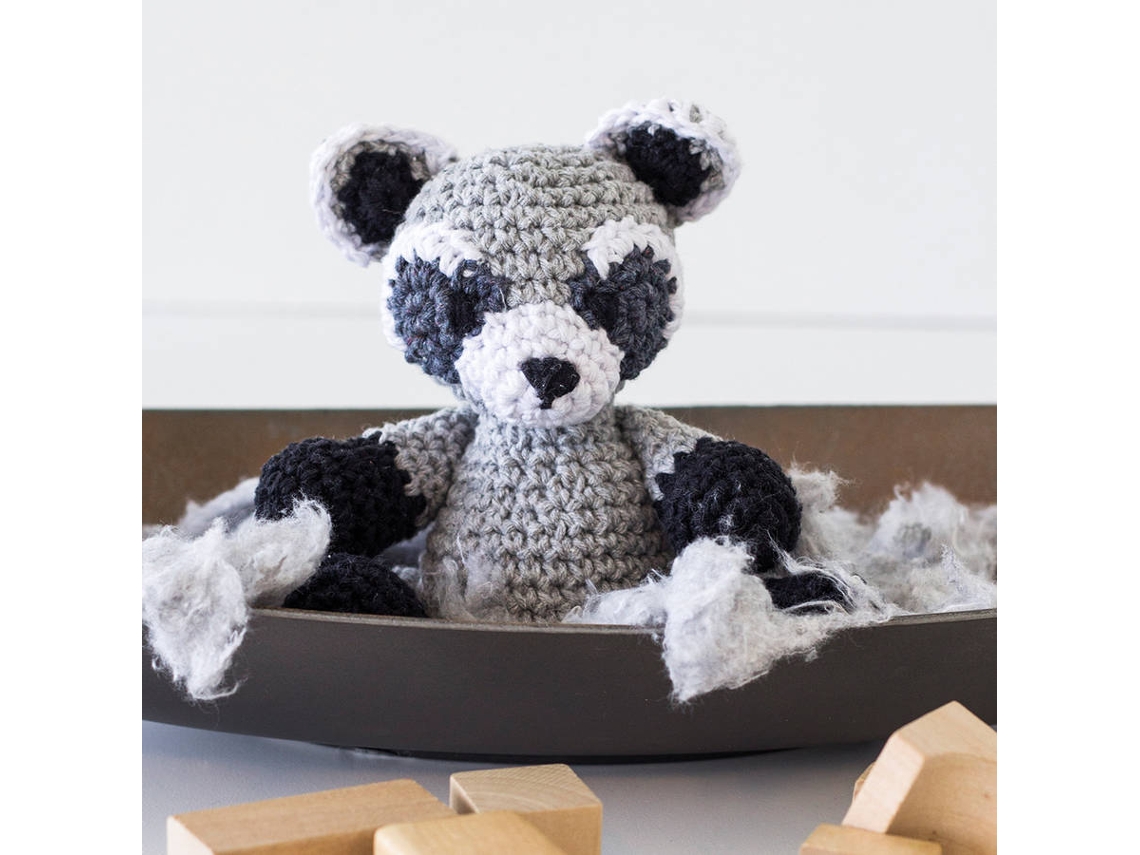 Kit DIY HOOOKED Crochet Raccoon Ricky Worten.pt