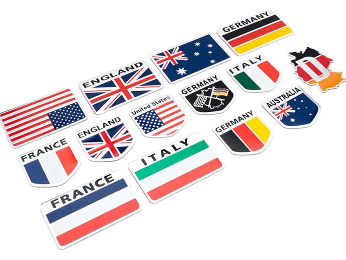 Adesivos metálicos modernos com a bandeira nacional para carros.