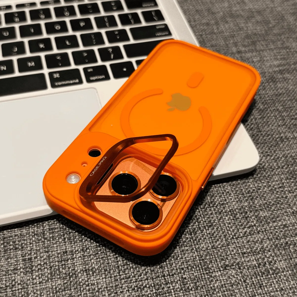 Capa Protetora Transparente (laranja Para Iphone 16 Pro Max) Com Suporte Para Câmera E Compatibilidade Com Carregamento Sem Fio.