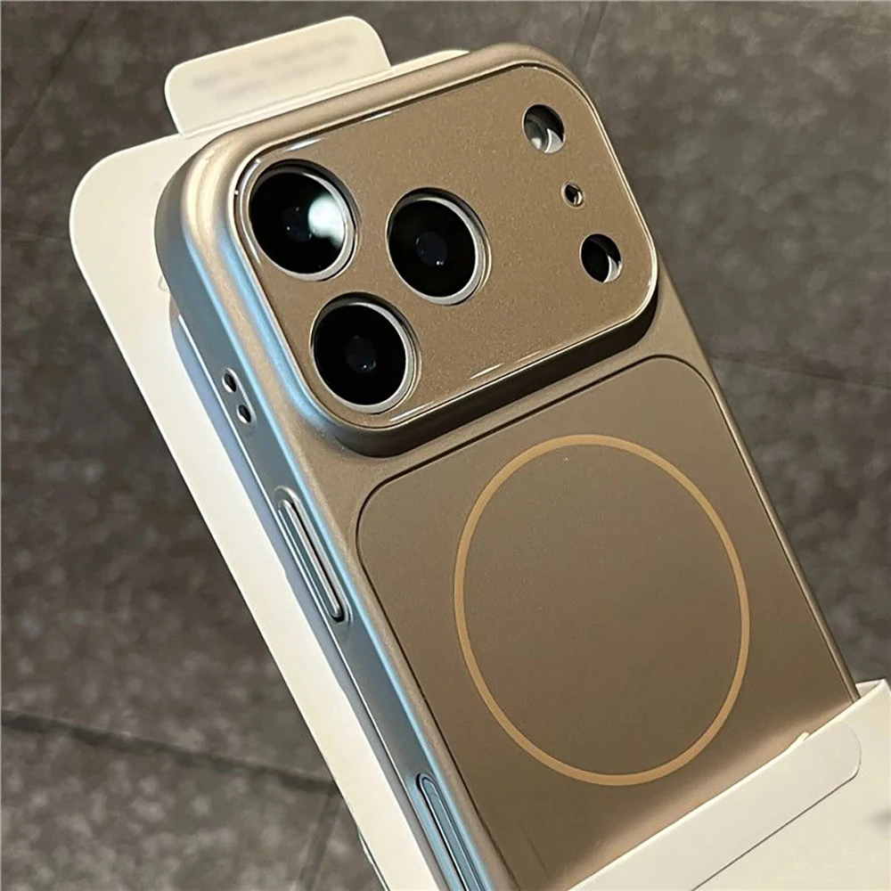 Capa Protetora Rígida De Policarbonato Eletrodepositado (dourada) À Prova De Choque, Compatível Com A Função Magnética Magsafe.