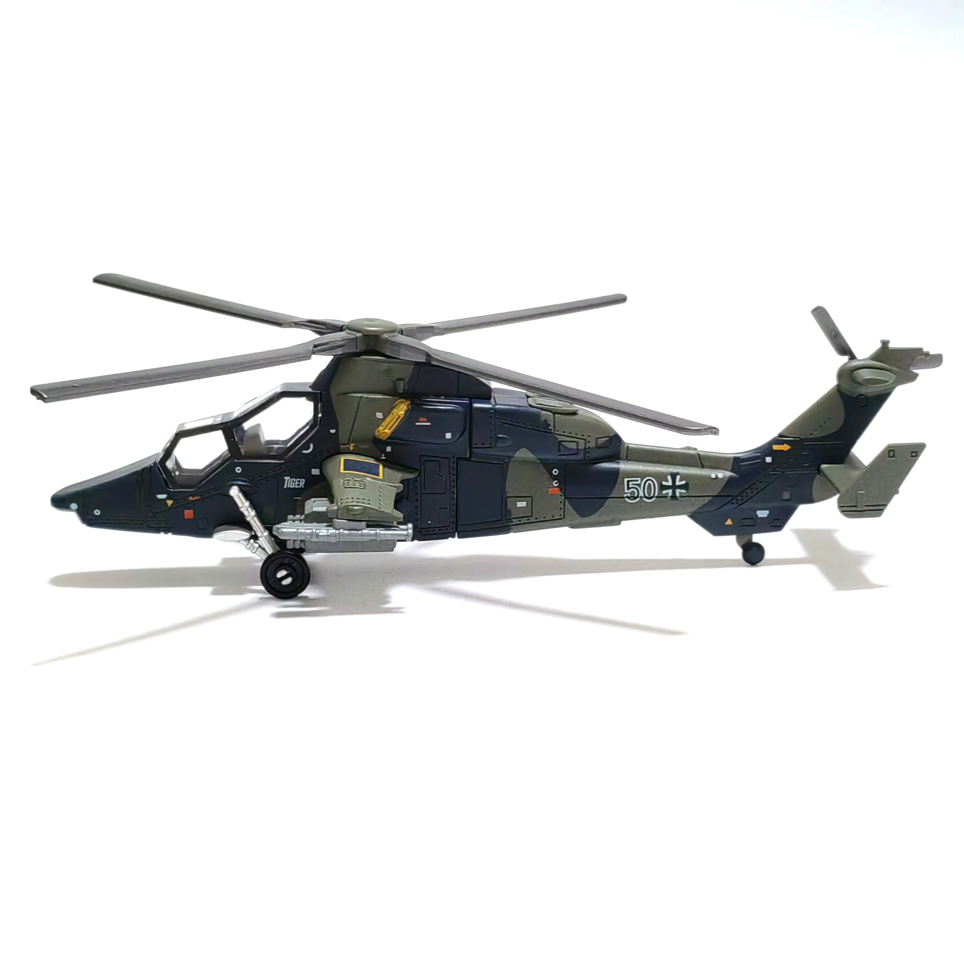 Modelo De Montagem Em Plástico, Na Escala 1/72, De Um Helicóptero Armado, Uma Aeronave Militar.