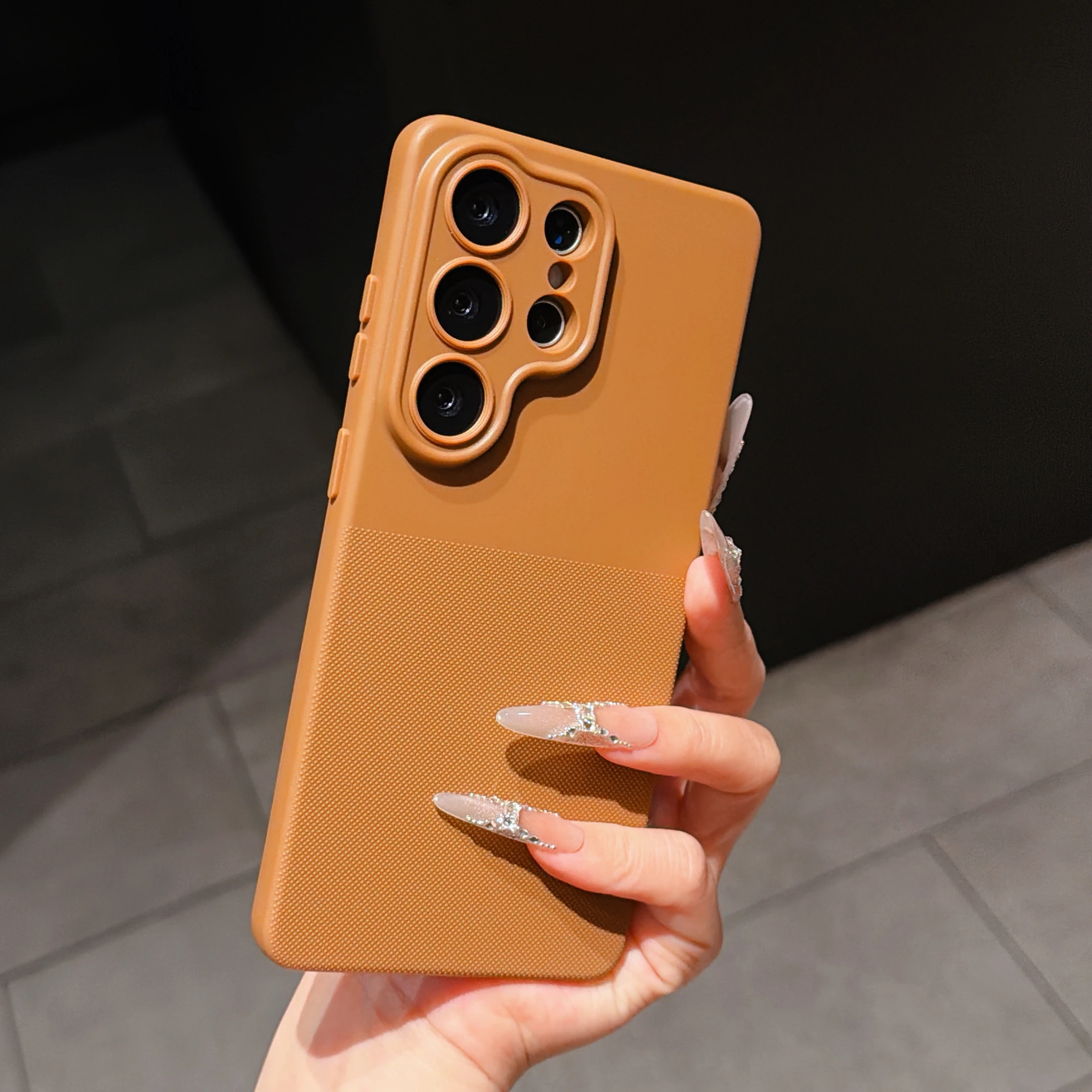 Capa De Celular (galaxy S26) Em Silicone Macio Fosco Com Textura De Bolinhas