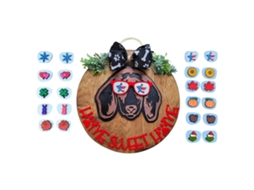 Calendário de Porta em Madeira com Desenho de Cão LAXISCREED