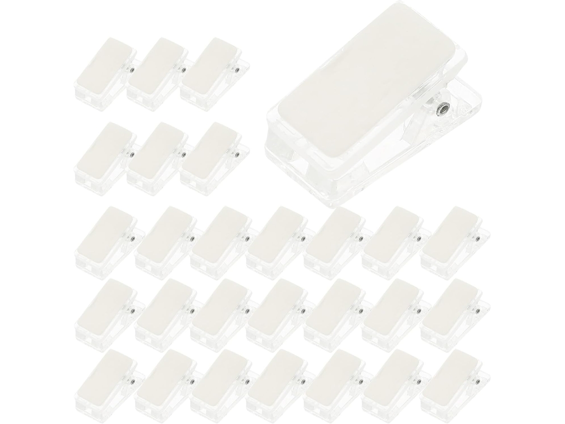 Pacote com 30 clipes autoadesivos pequenos e transparentes da Holibanna para cartões de documentos, em plástico resistente.