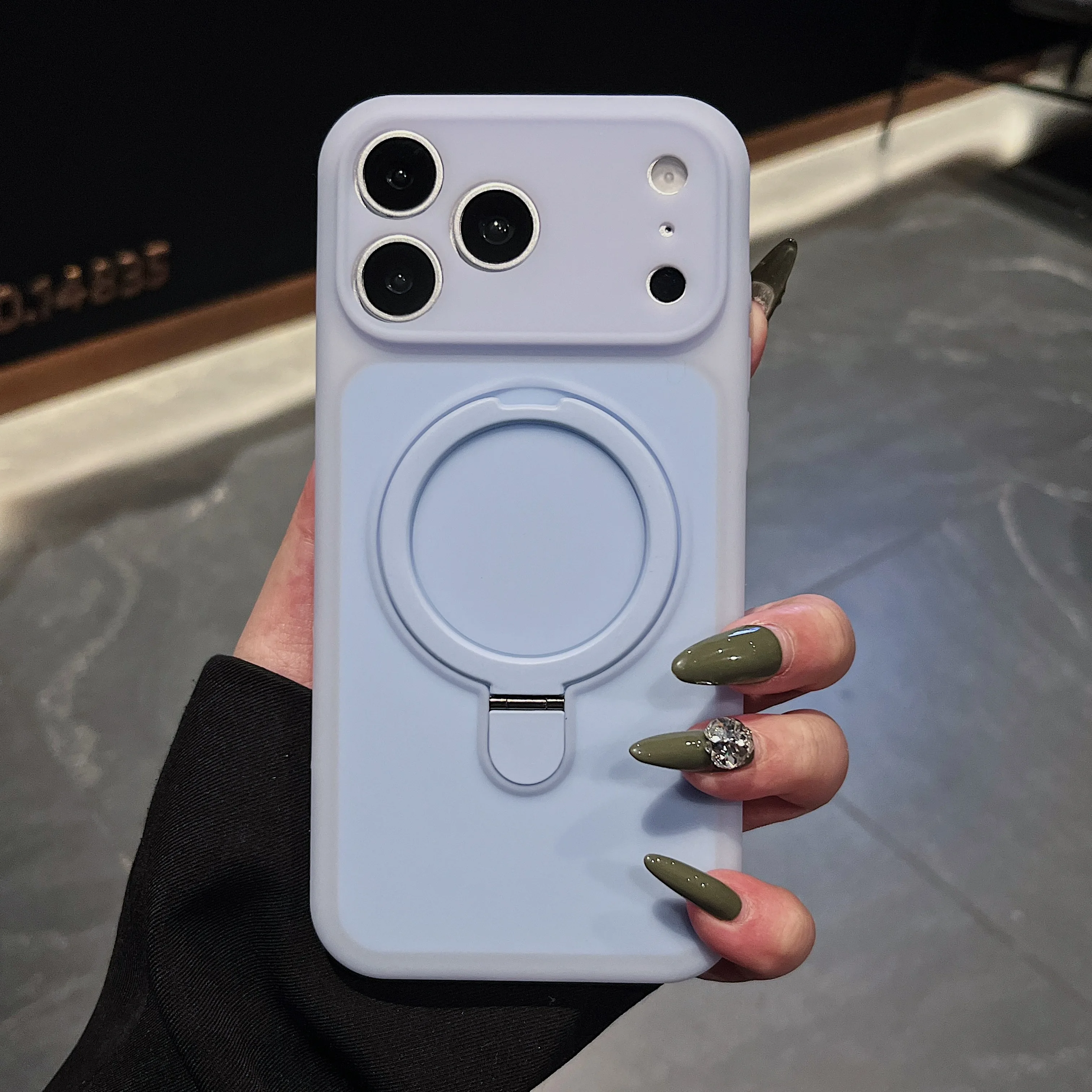 Capa Protetora De Silicone Líquido Macio Com Suporte, Função Magnética E À Prova De Choque (iphone 17 Pro Max).