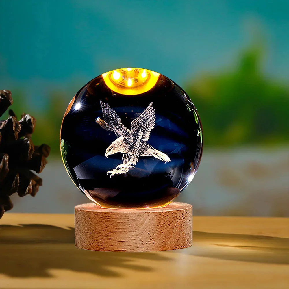 Bola de Cristal Esculpida em 3d com Águia , Design com Asas de Águia, Decoração para Casa. MDUG (6 Cm de Altura e Luz Quente)