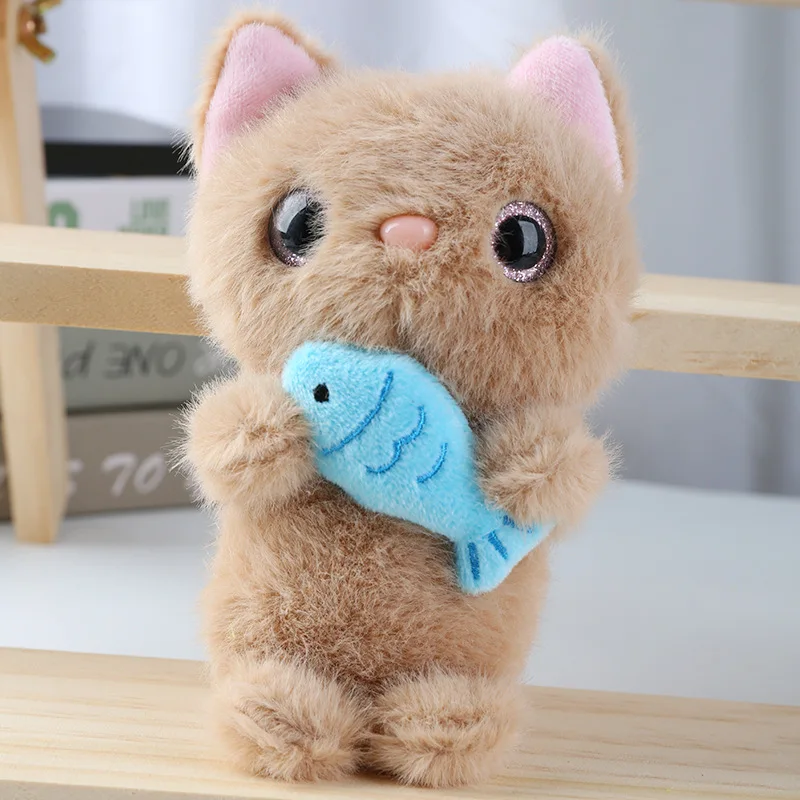 Chaveiro de Pelúcia com Pingente de Gatinho Abraçando Peixe, Brinquedo para Bolsa. MDUG (marrom)