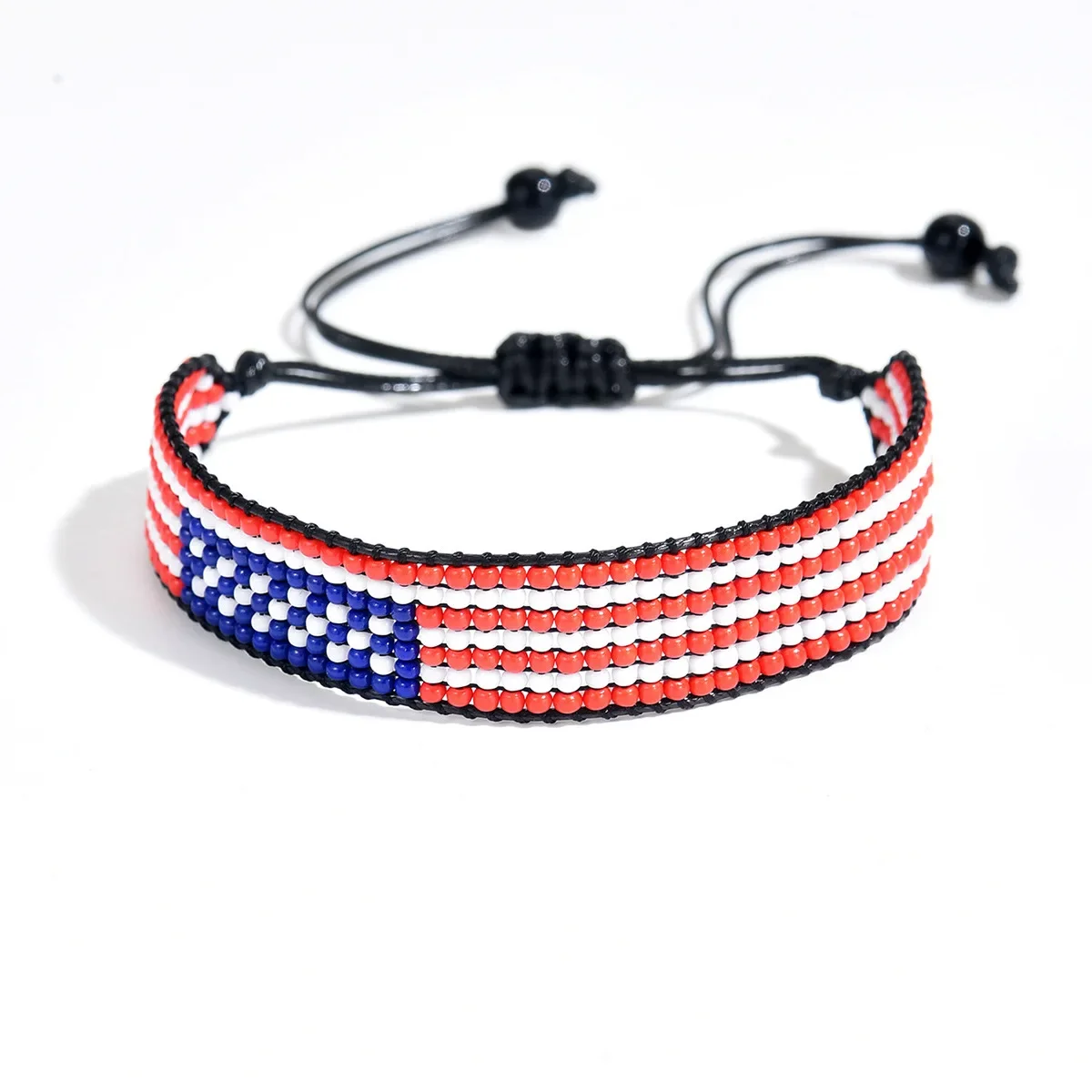 Pulseira De Miçangas Tecidas À Mão Com Design Geométrico Boêmio.