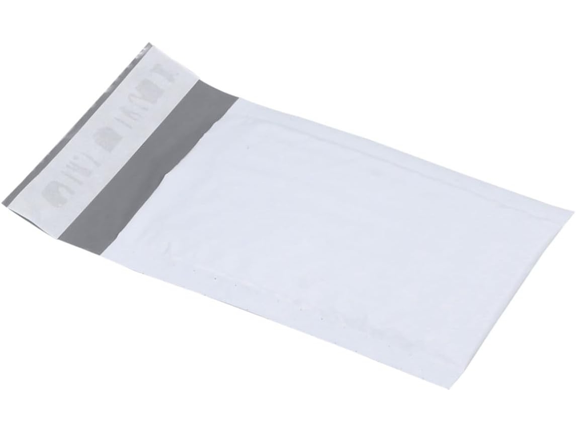 Envelopes de bolha brancos, 50 unidades, embalados em filme bolha para envio.