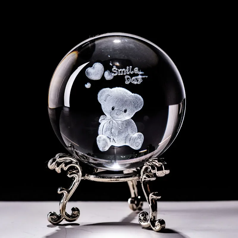 Bola de Cristal com Figura de Animal e Gravação a Laser 3d em Vidro. MDUG (base Prateada de 60 Mm)