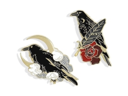 Pins de Esmalte Black Raven com Rosa e Lua S/MARCA