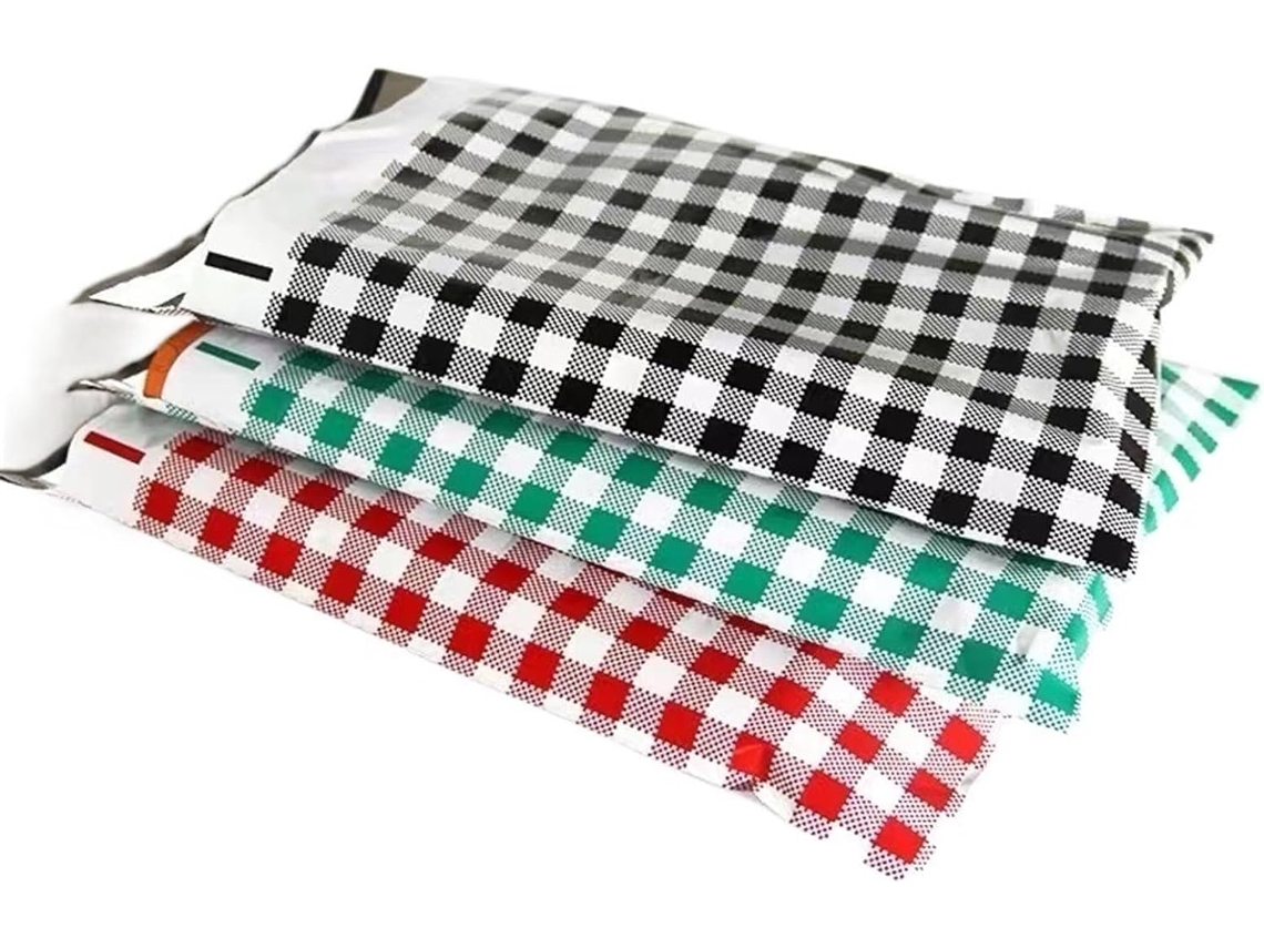 Sacos de envio A4 autovedantes, 25,4 x 33 cm, tipo envelope de polietileno, pacote com 50 unidades.