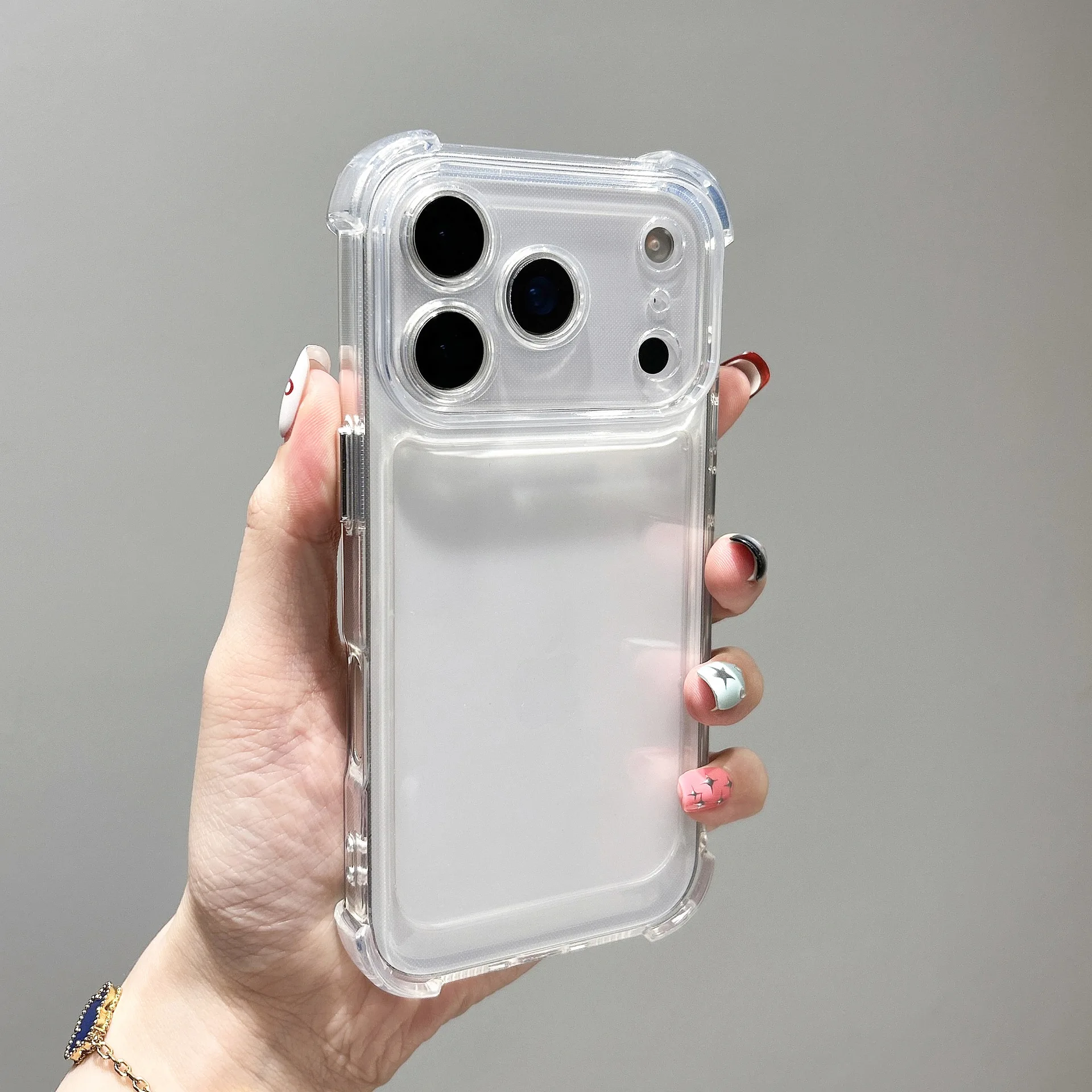 Capa Protetora Para Celular (iphone 13 Branco) Com Proteção Contra Impactos Nos Quatro Cantos E Estrutura Macia.