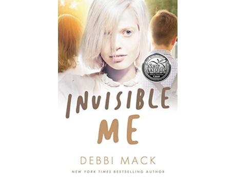Livro Invisible Me de Debbi Mack (Inglês)