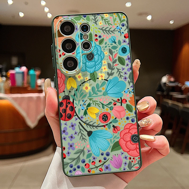 Capa Magnética Para Celular Galaxy A56 Com Estampa De Joaninha E Flor (verde).