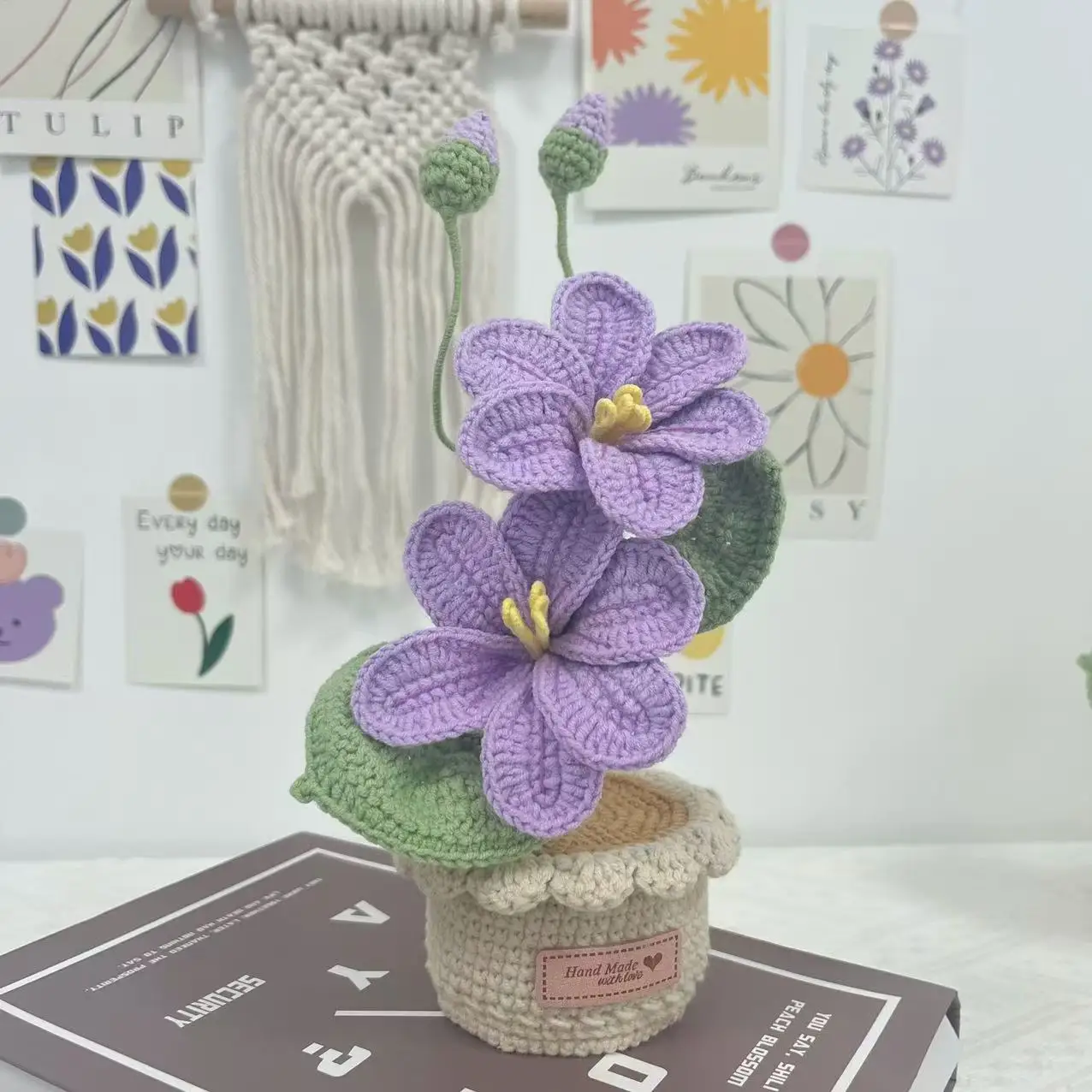 Vasos De Flores Trançados À Mão, Lindas Flores De Tricô, Plantas Artificiais.